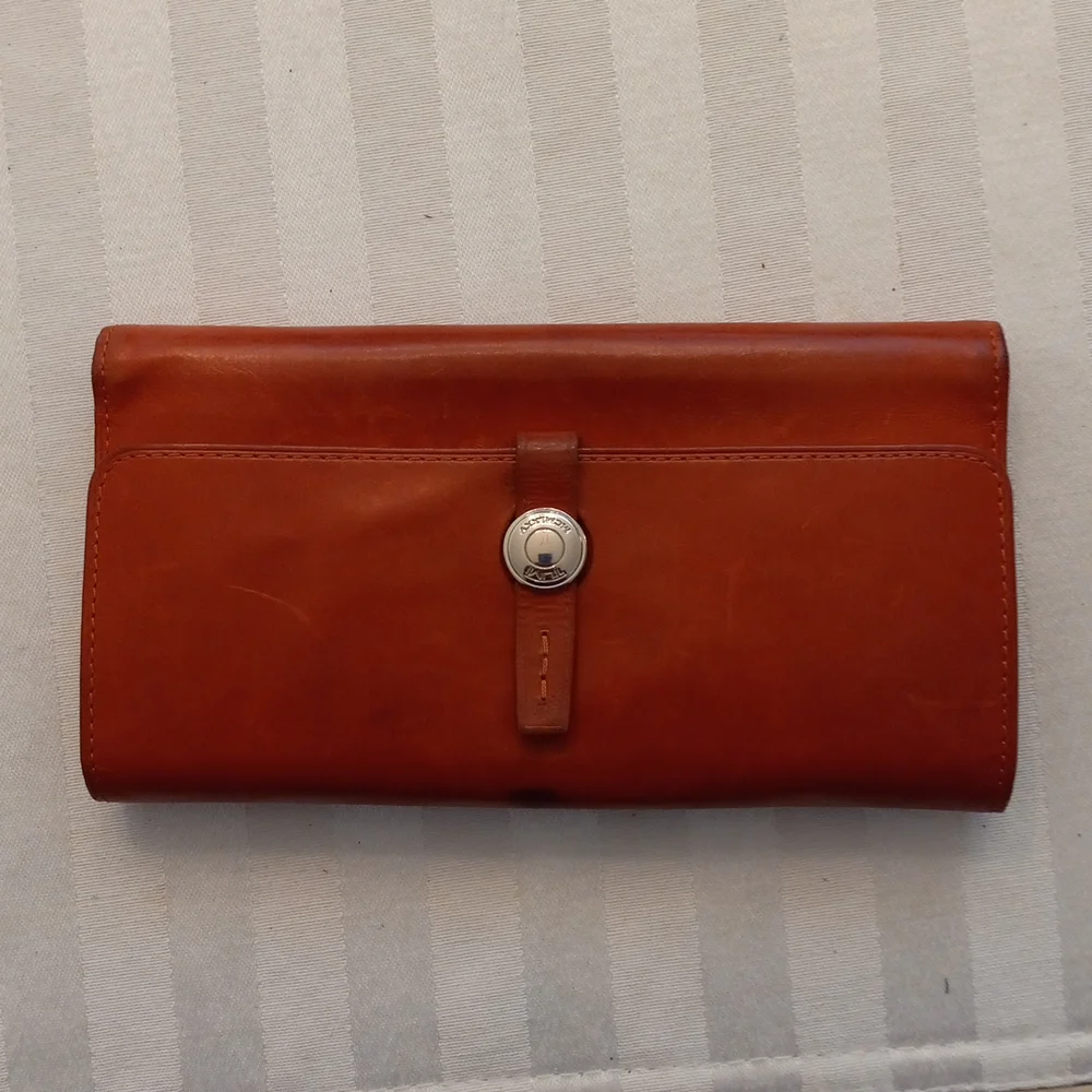 Tumi Soft Leather Women's Wallet (Clutch) - Picture 12 of 13